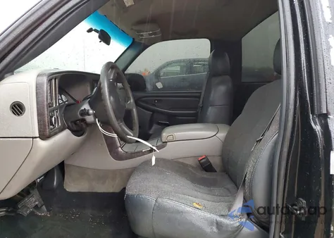 2000 Chevrolet Silverado C1500 from USA, damaged, VIN 1GCEC14W3YZ363434